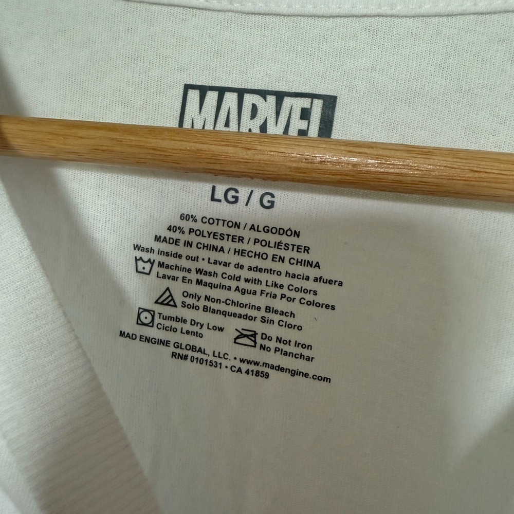 NEW Marvel Unisex Oversized Captain America Graphic Tee‎ Size Large - Picture 4 of 5